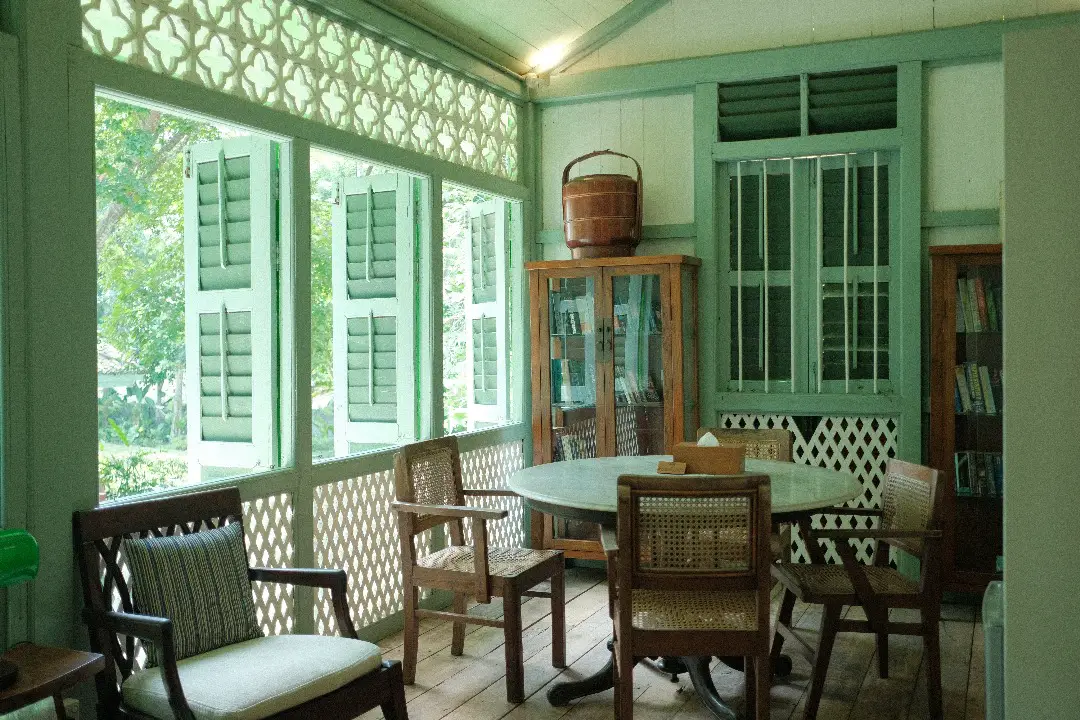 estate-house-bathroom